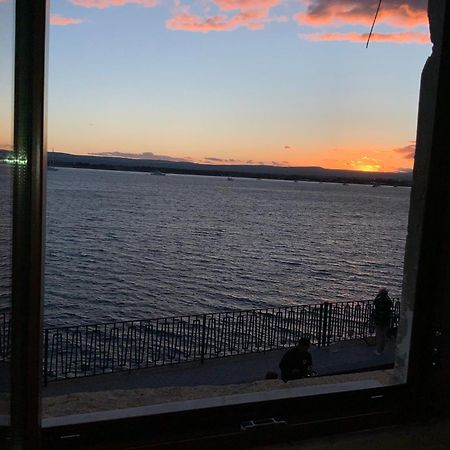 شقة L'Alba E Il Tramonto Vista Mare سيراكوزا المظهر الخارجي الصورة