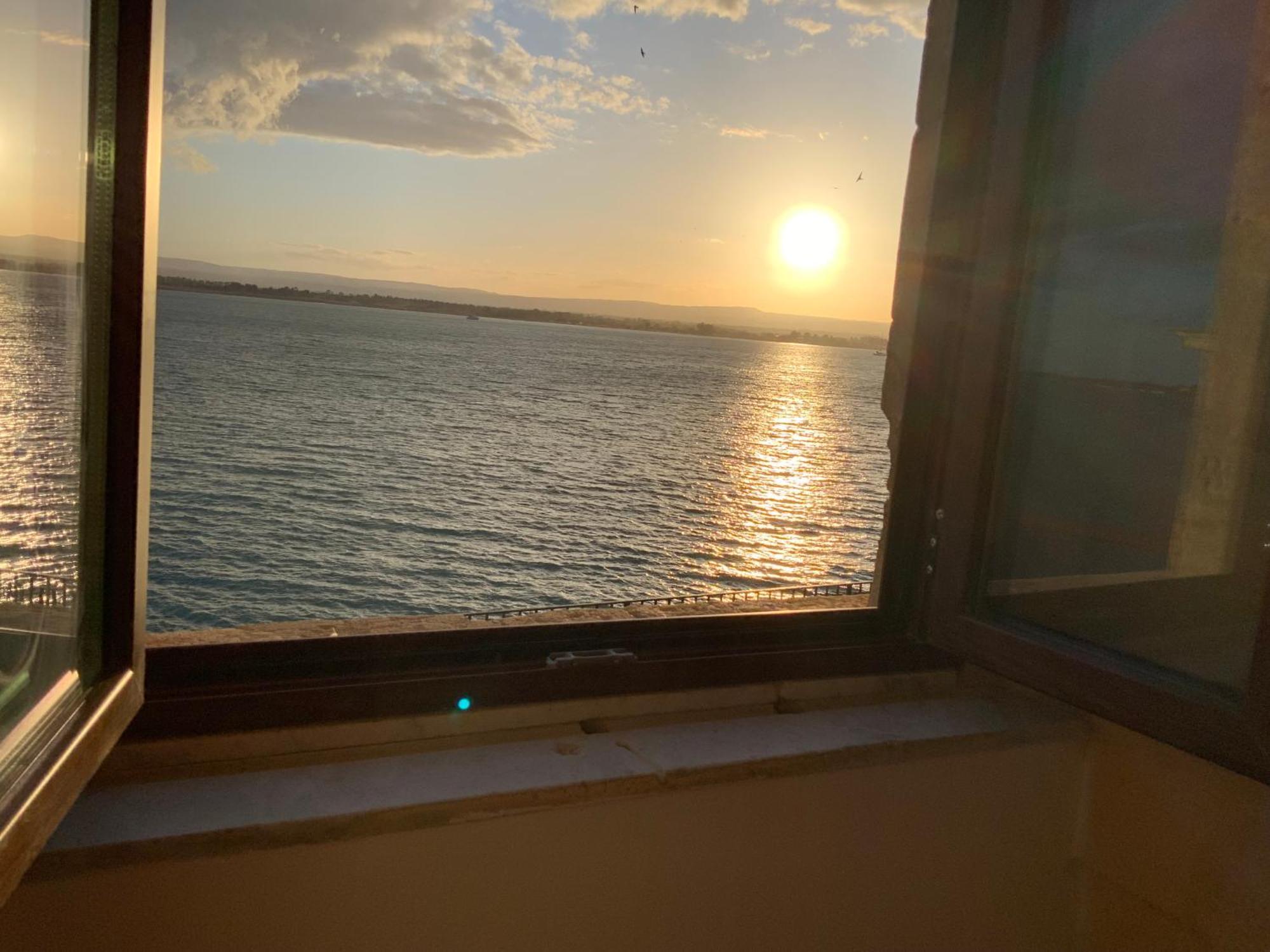 شقة L'Alba E Il Tramonto Vista Mare سيراكوزا المظهر الخارجي الصورة